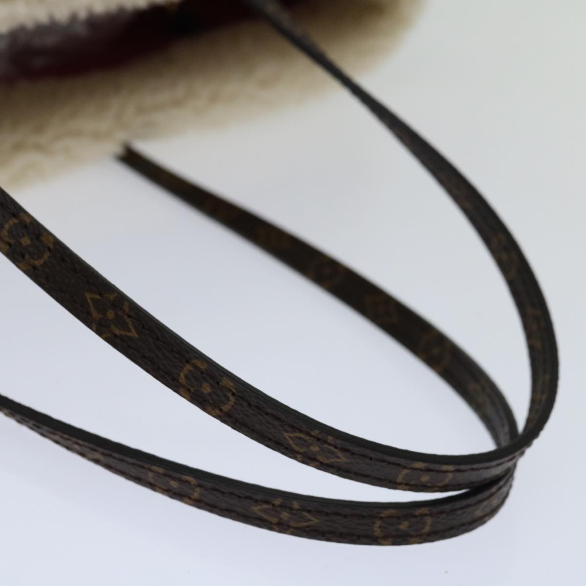 LOUIS VUITTON Neverfull MM Tote