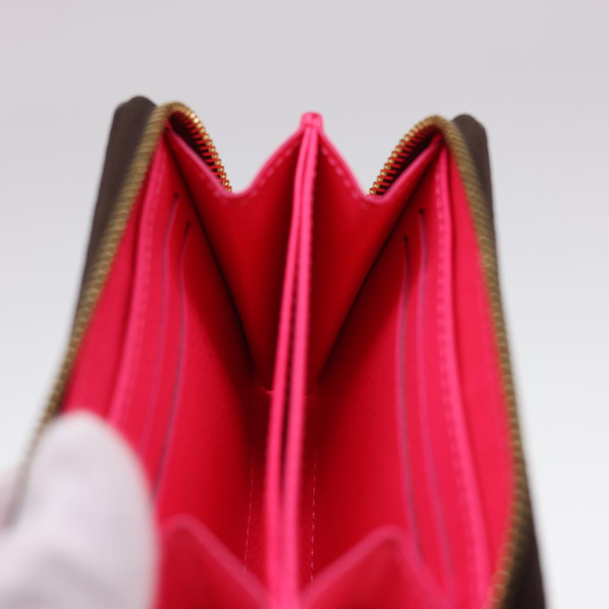 LOUIS VUITTON Porte monnaie Zippy Wallet