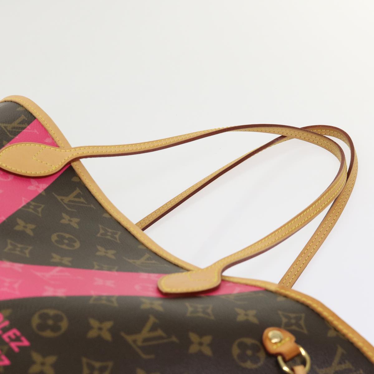 LOUIS VUITTON Neverfull MM Tote