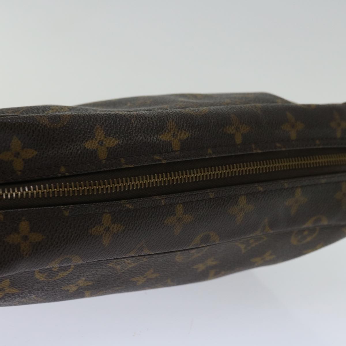 LOUIS VUITTON Trousse Toilette 28 Clutch Bag