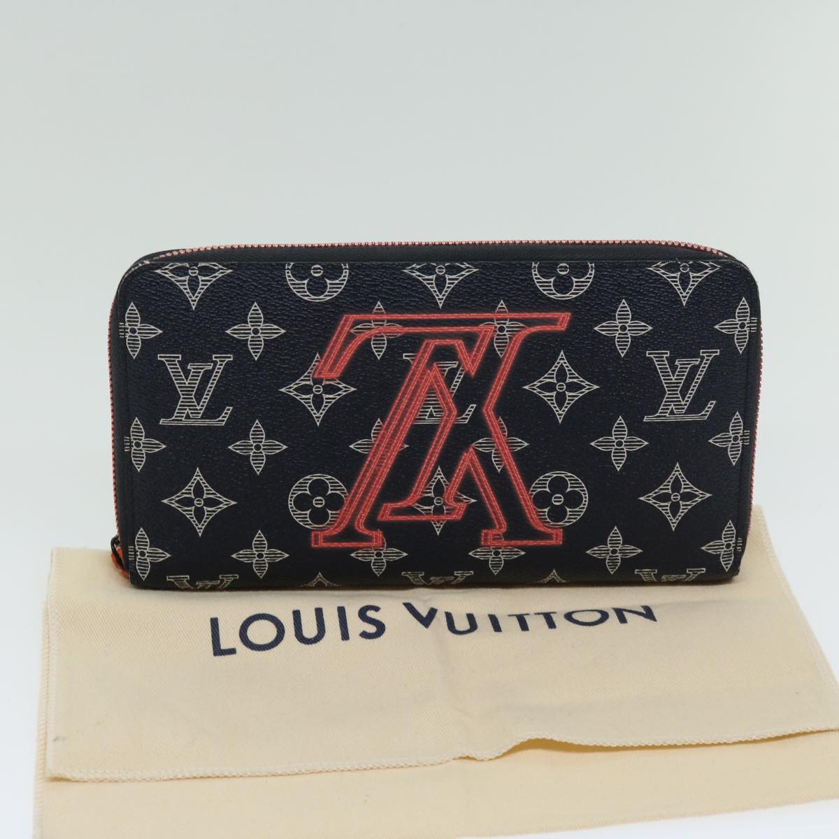 LOUIS VUITTON Zippy organizer Wallet