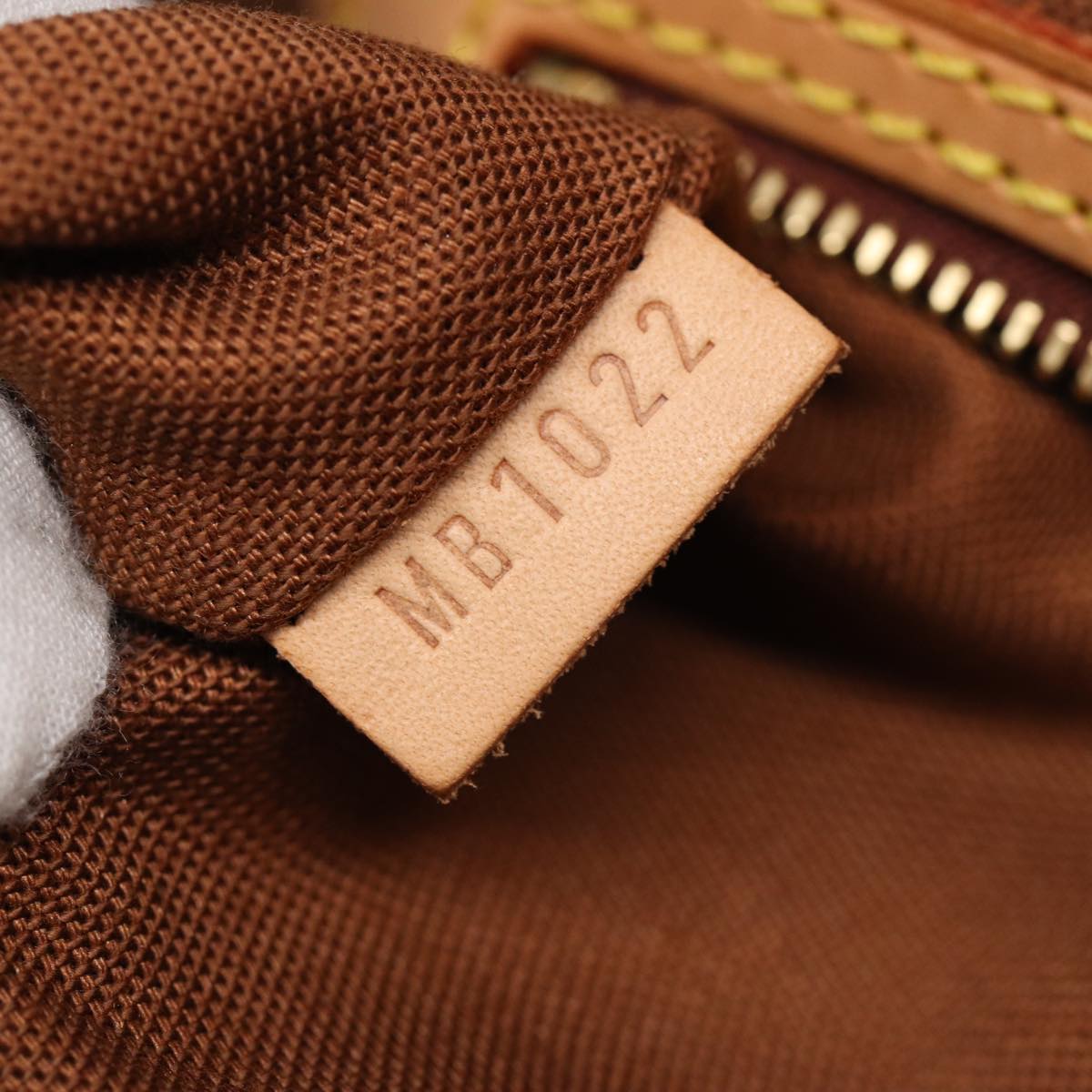 LOUIS VUITTON Porte Documents Briefcases & Attaches