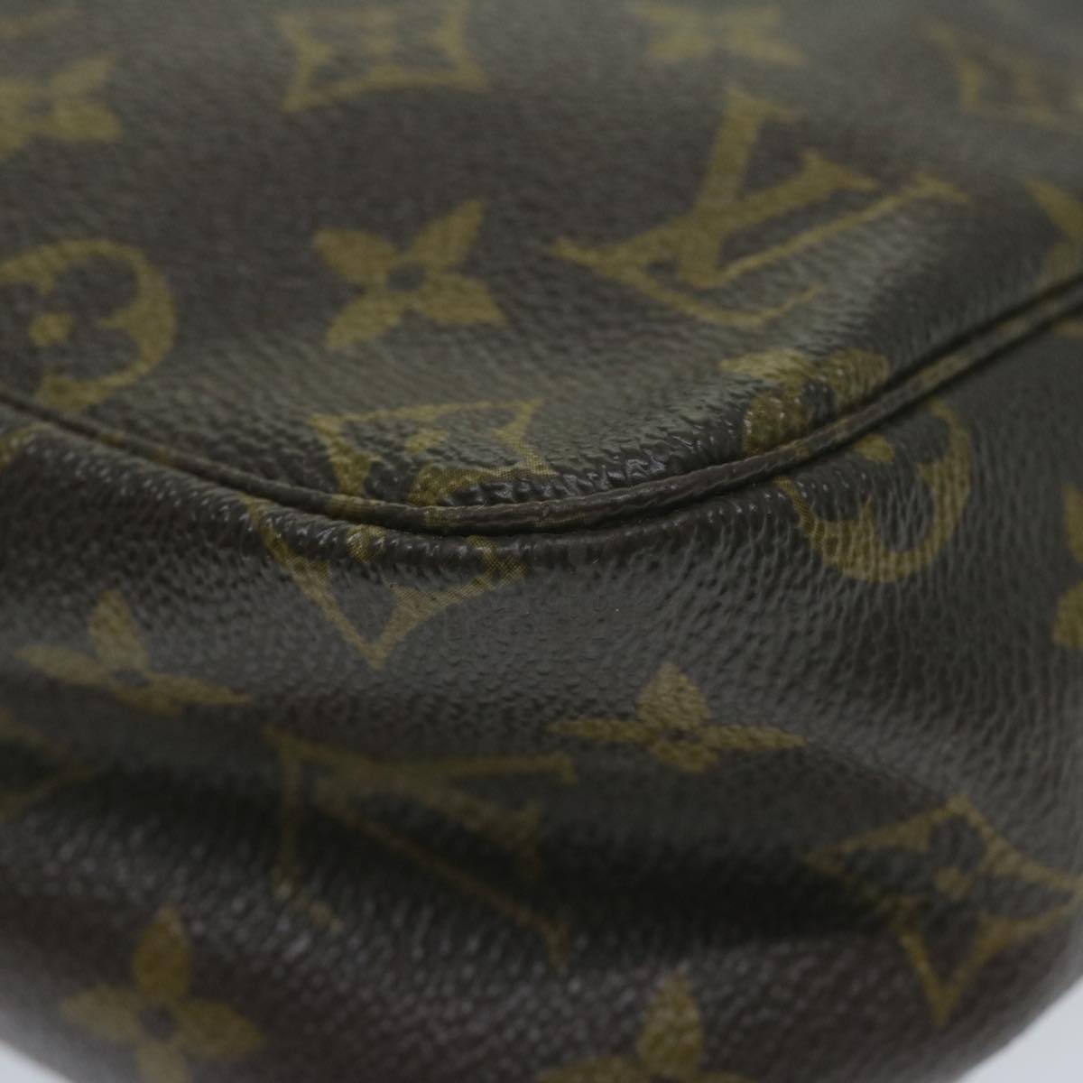 LOUIS VUITTON Trousse de Toilette Clutch Bag
