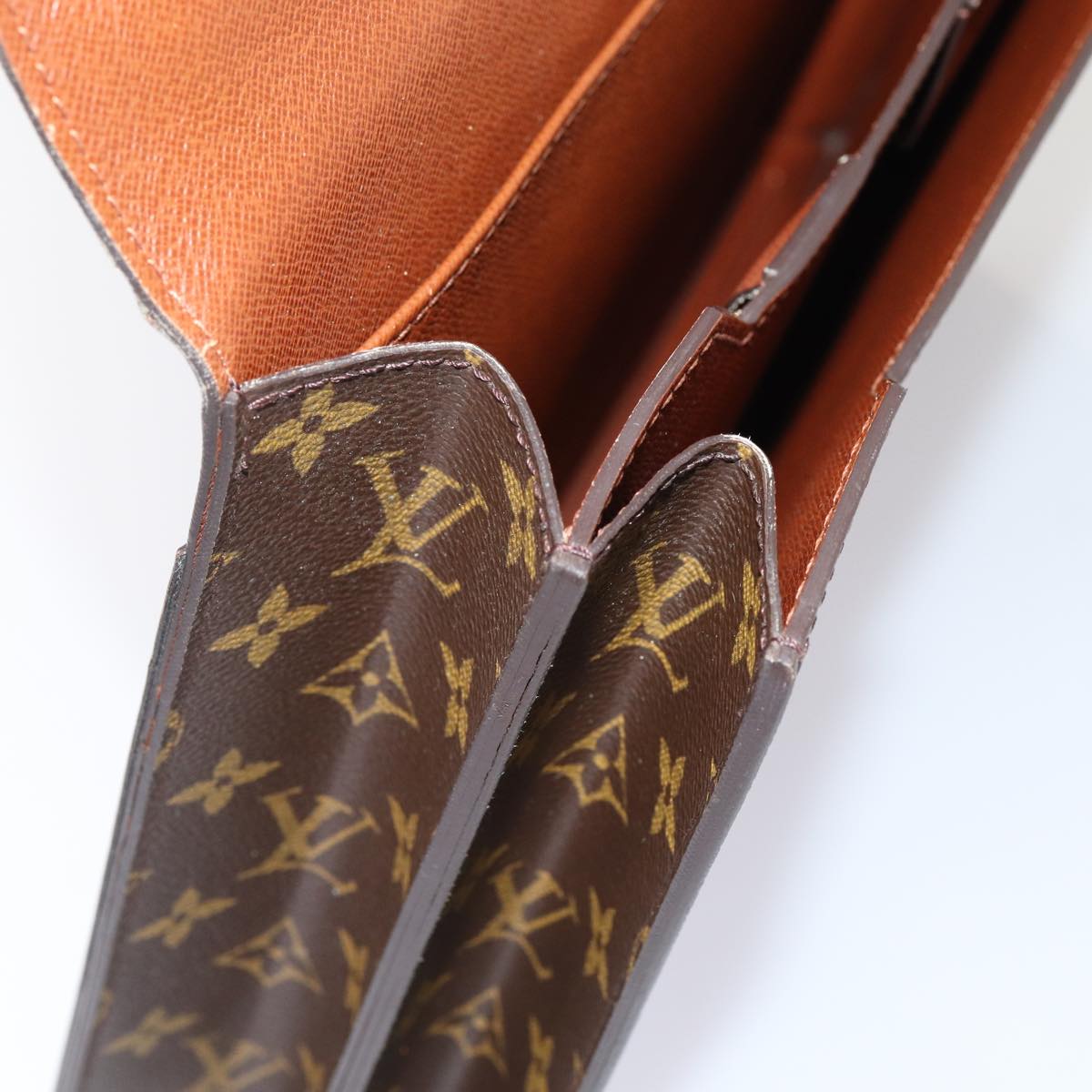 LOUIS VUITTON Serviette Conseiller Briefcases & Attaches