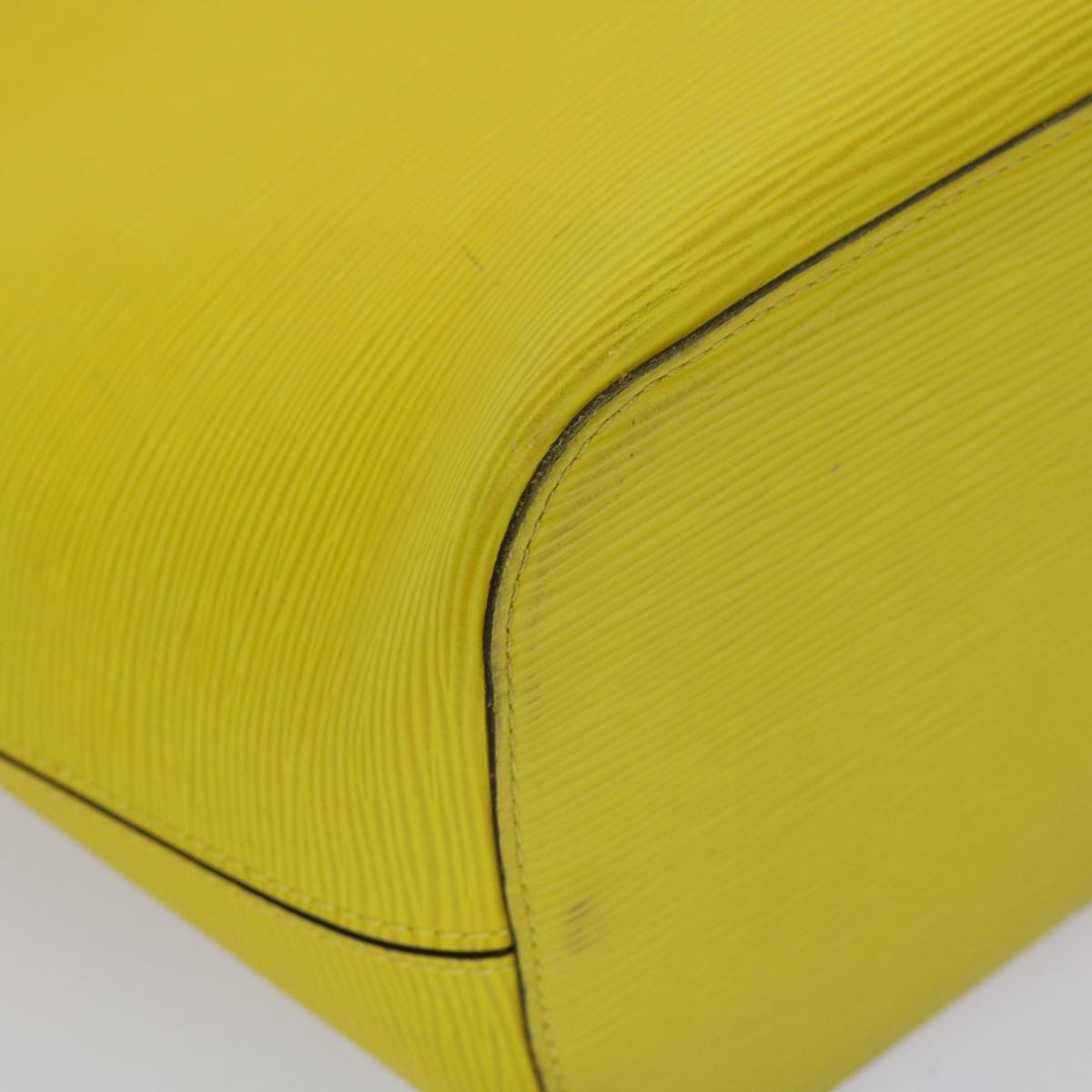 LOUIS VUITTON Neverfull MM Tote