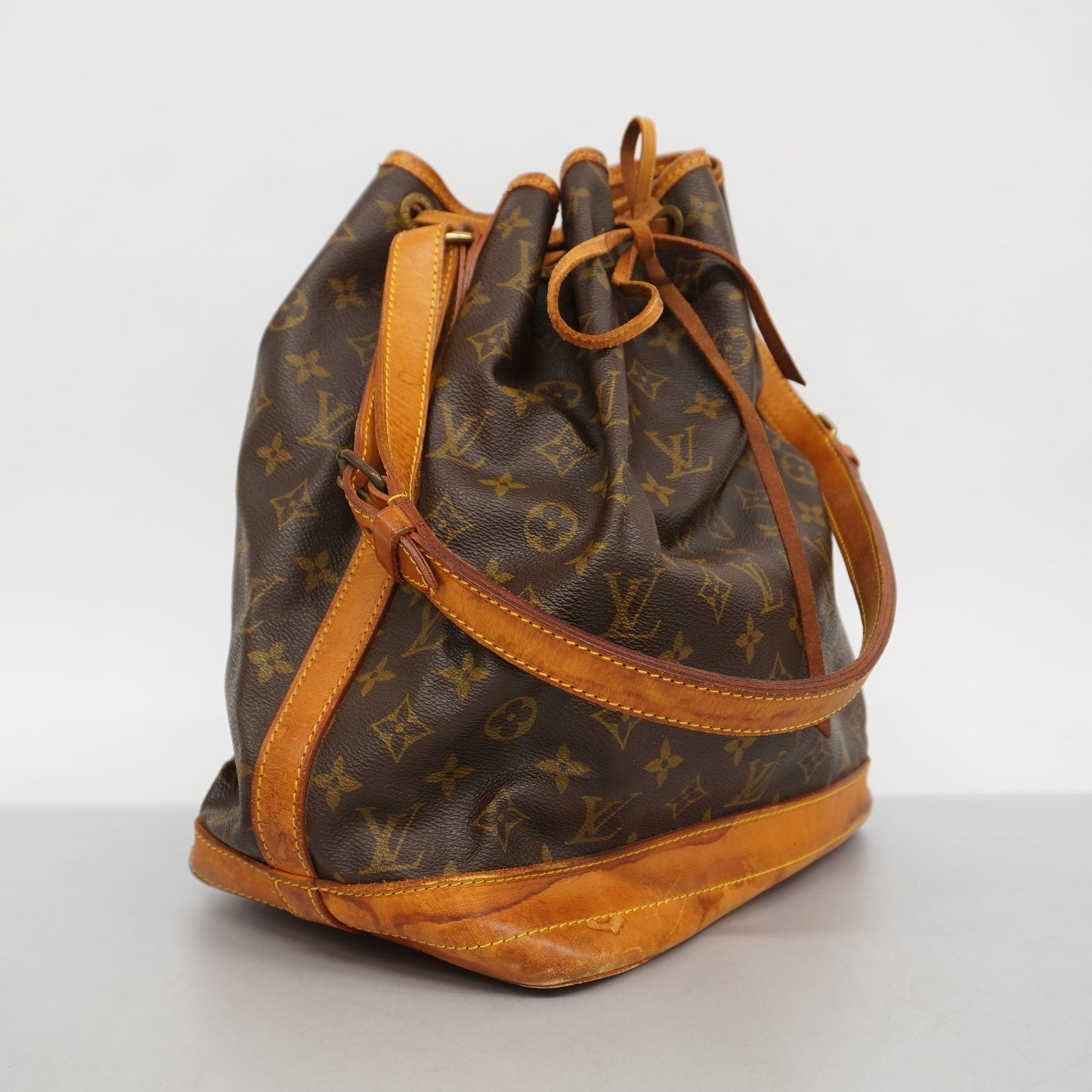 LOUIS VUITTONAuth  Monogram Noe M42224 Women's Shoulder Bag