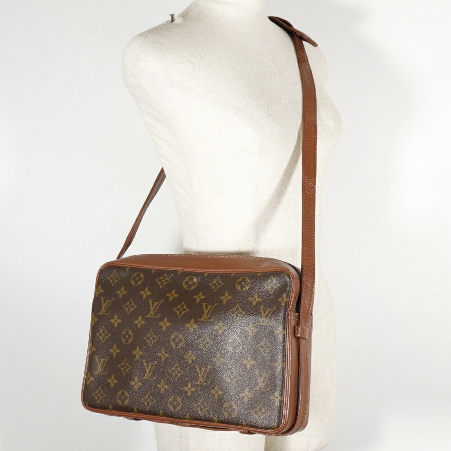 LOUIS VUITTON Sac Bandouliere 30 Shoulder Bag Vintage M51364 Monogram Canvas Made in France Brown Crossbody Zipper Unisex