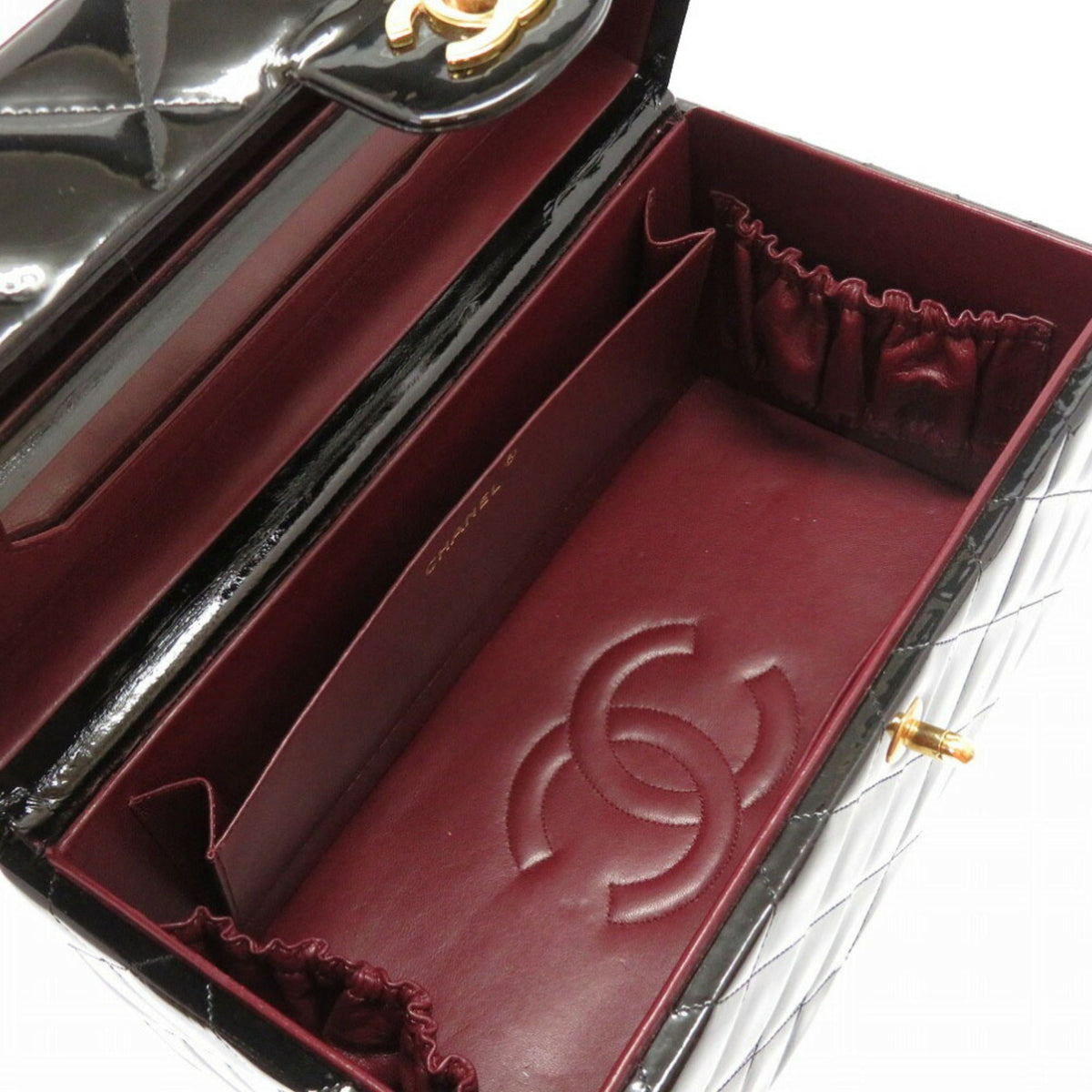 Chanel Matrasse Enamel Black 2nd Gold Metal Fittings Vintage Coco Mark Turn Lock Vanity Bag 0032 CHANEL