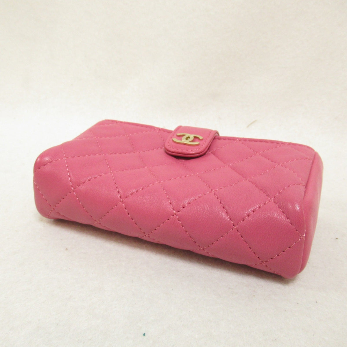 CHANEL Matelasse pouch Pink Lambskin (sheep leather)