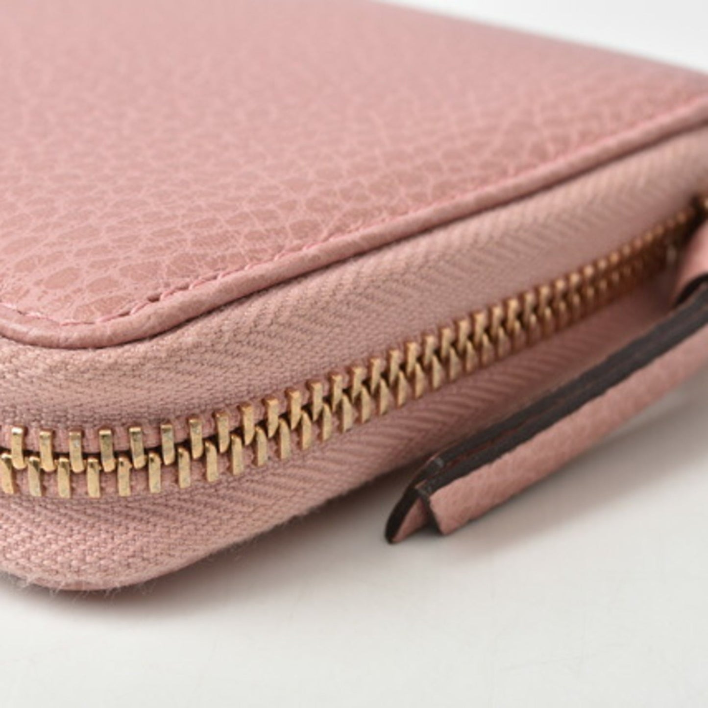 Gucci Light Pink Leather Wallet (Bi-Fold)