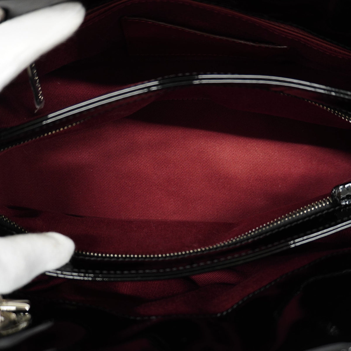 ChanelAuth  Matelasse Shoulder Bag Chain Shoulder Women's Patent Leather Black