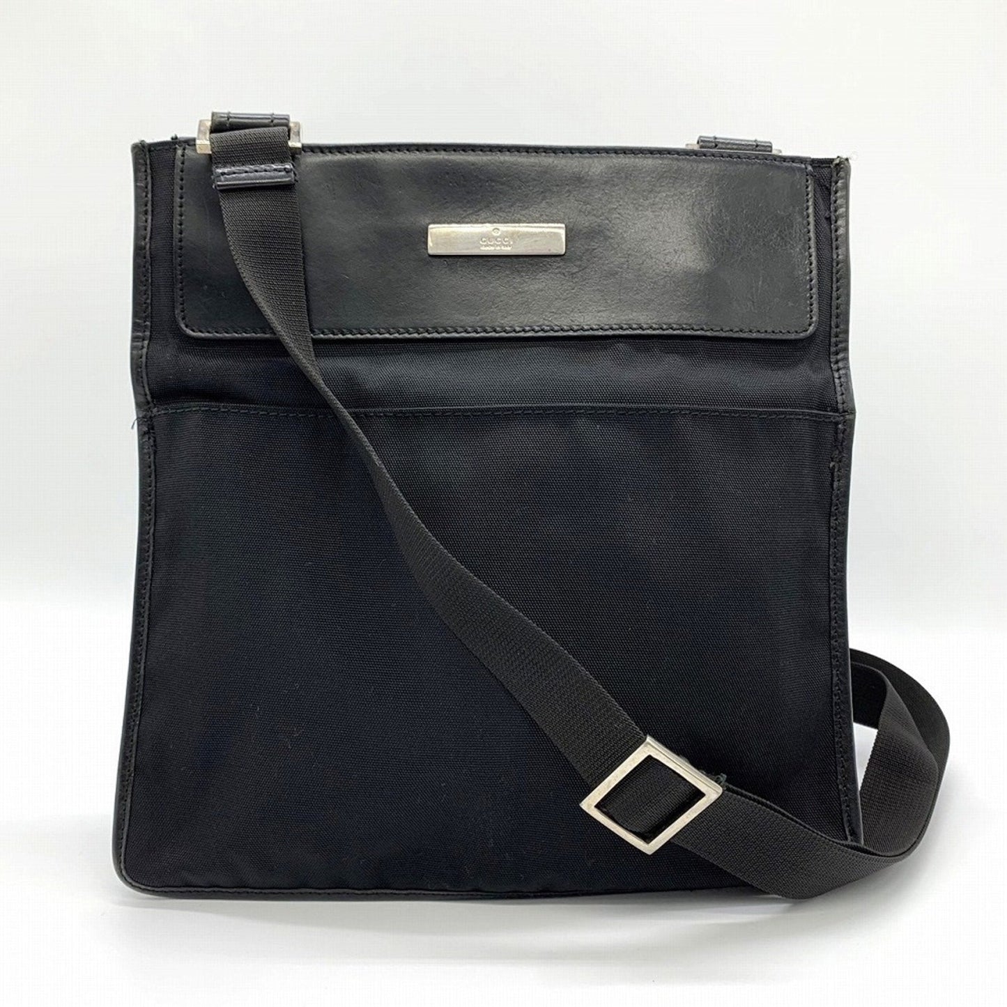 Gucci Black Nylon Leather Shoulder Bag Sling Bag ()