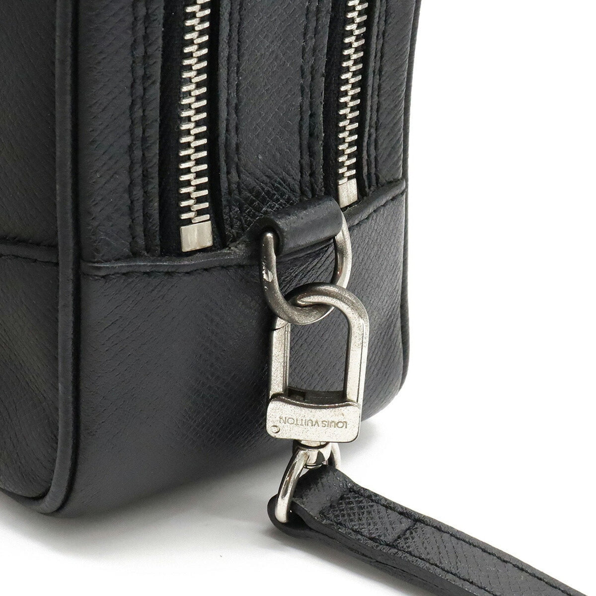 LOUIS VUITTON Taiga Pavel Second Bag Clutch Leather Ardoise Black M31142