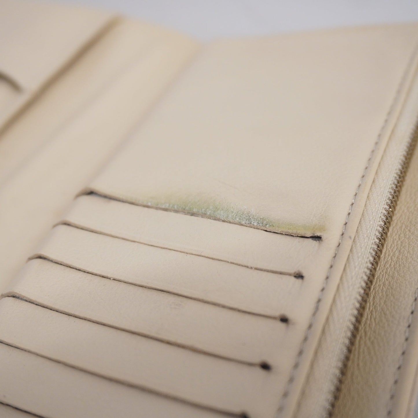 LOUIS VUITTONAuth  Mahina Portefeuilles Amelia M58156 Women's Long Wallet Blanc
