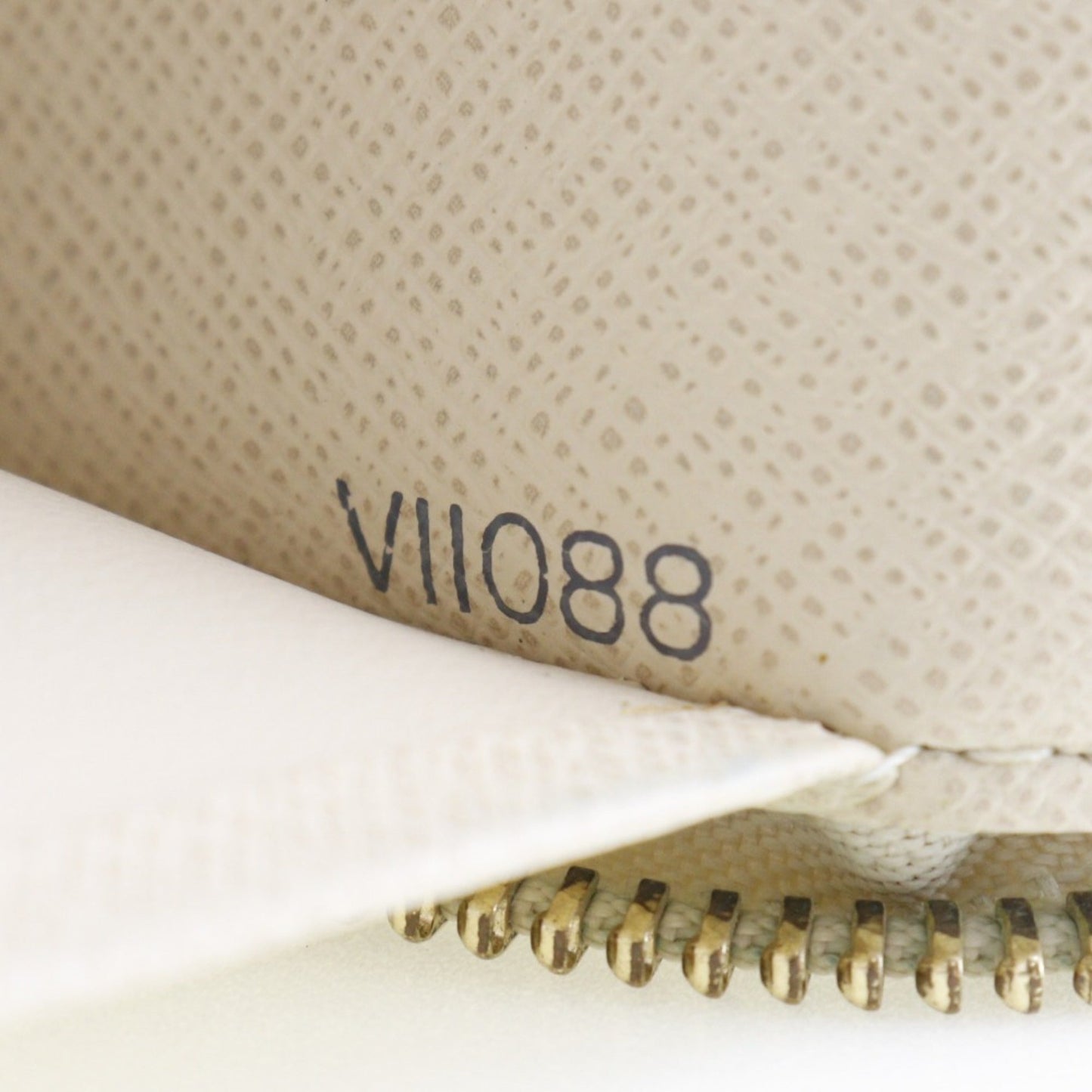 LOUIS VUITTON Zippy Organizer Long Wallet N60012 Damier Azur Canvas France Year 2008 White VI1088 Zipper Unisex