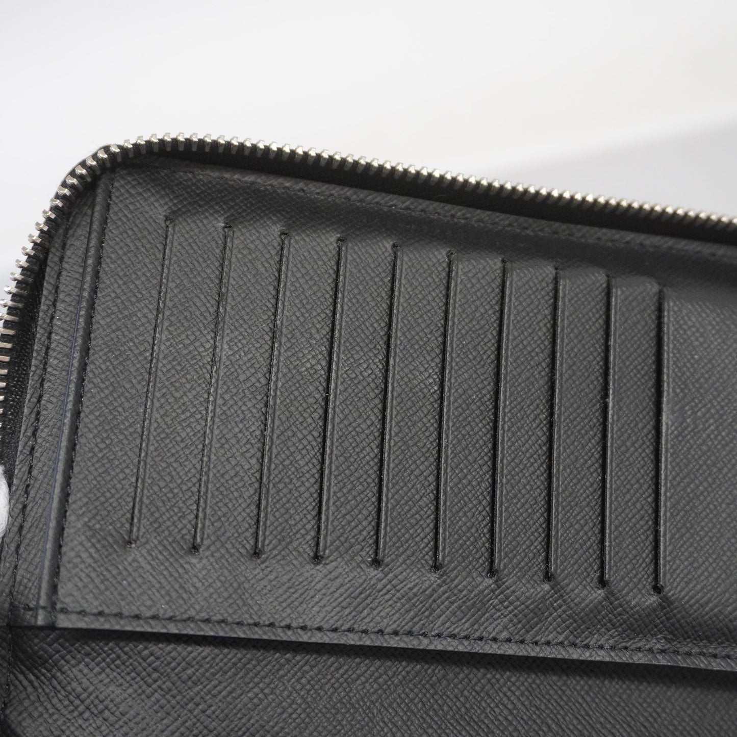 LOUIS VUITTONAuth  Damier Graphite Pixel Zippy Wallet Vertical N60170