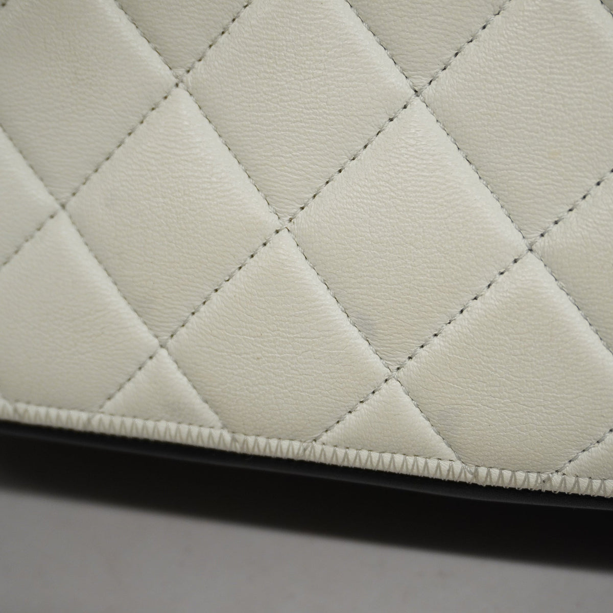 ChanelAuth  Matelasse Chain Shoulder Women's Leather Shoulder Bag