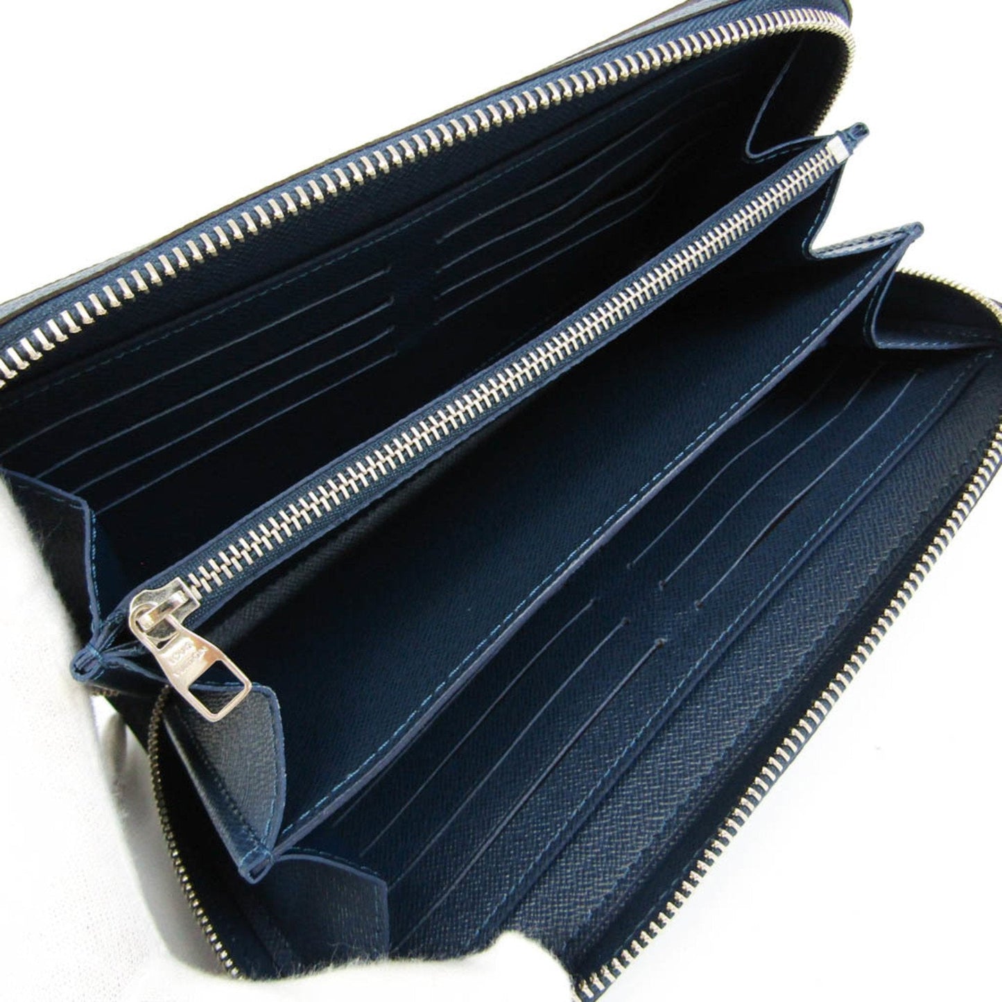 LOUIS VUITTON Taiga Zippy XL M42098 Men's Taiga Leather Long Wallet [bi-fold] Ocean