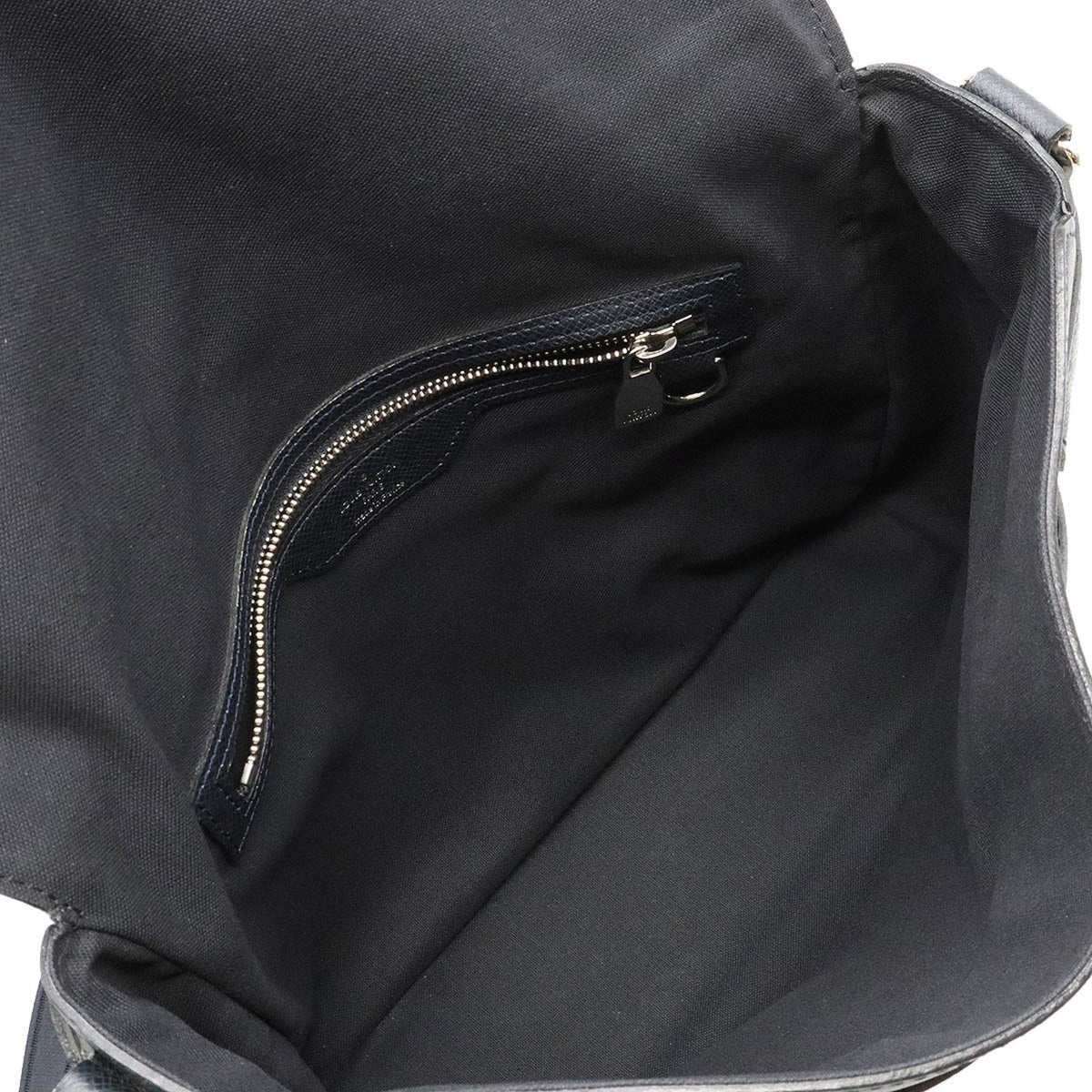 LOUIS VUITTON Taiga Roman MM Shoulder Bag Leather Men's Bol Dark Blue Navy M32624