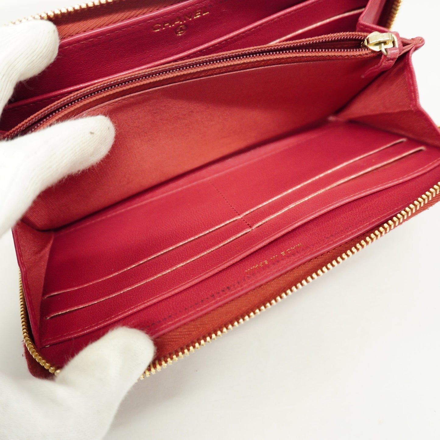 ChanelAuth  V-stitch Gold Hardware Women's Lambskin Long Wallet [bi-fold] Pink