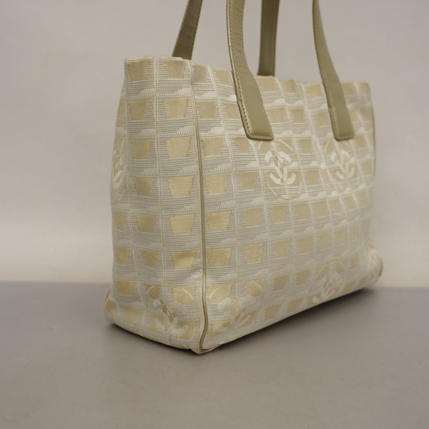 ChanelAuth  New Travel Line Tote Bag Women's Nylon Canvas Gray