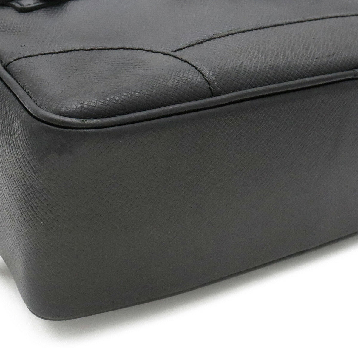 LOUIS VUITTON Taiga Pavel Second Bag Clutch Leather Ardoise Black M31142