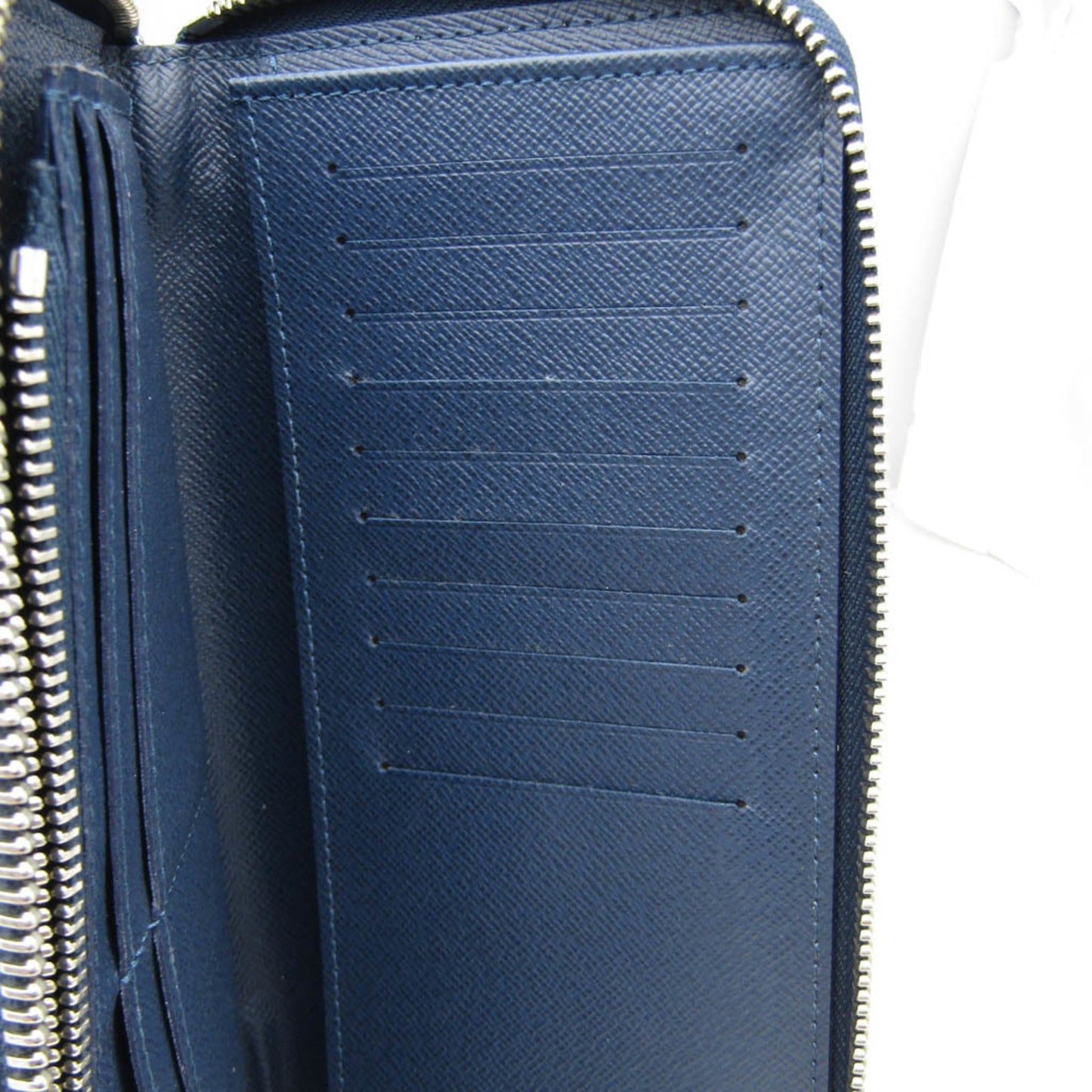 LOUIS VUITTON Taiga Zippy Wallet M32837 Men's Taiga Leather Long Wallet [bi-fold] Navy,Ocean