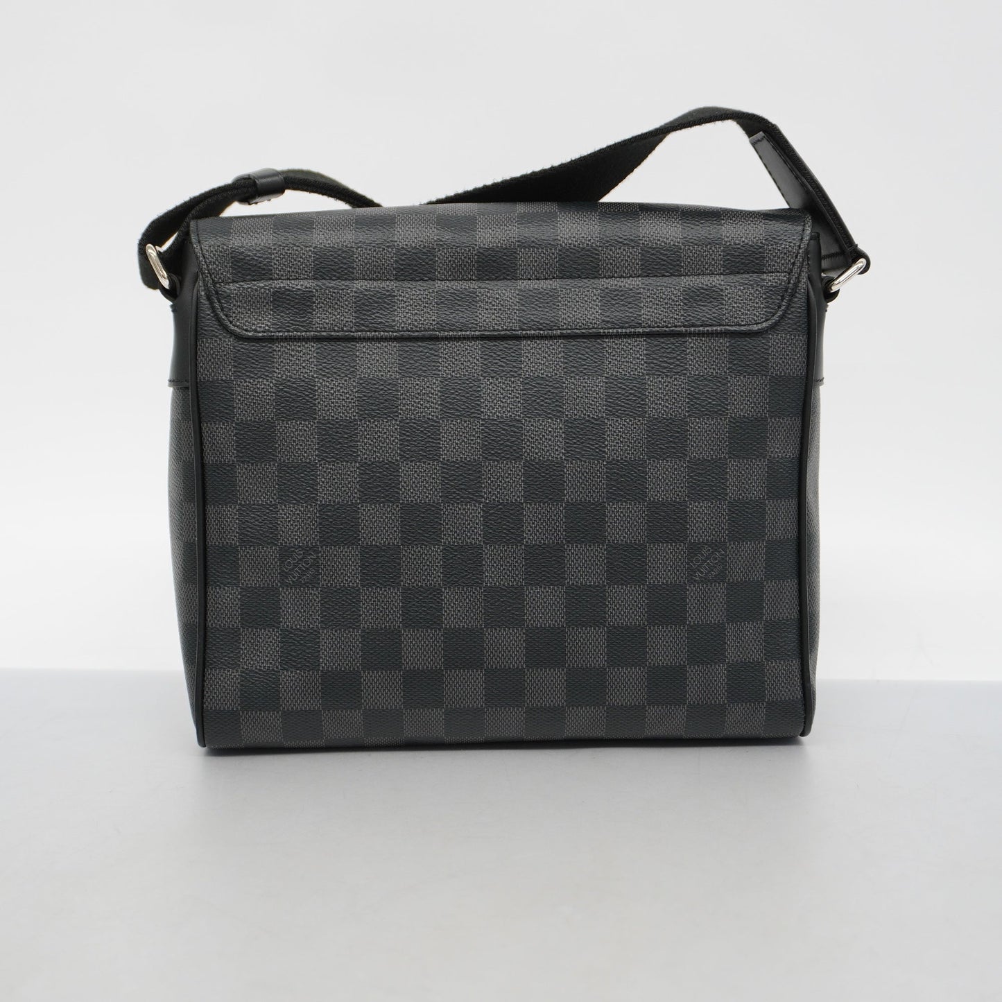 LOUIS VUITTONAuth  Damier Graphite District PM N41028 Men's Shoulder Bag