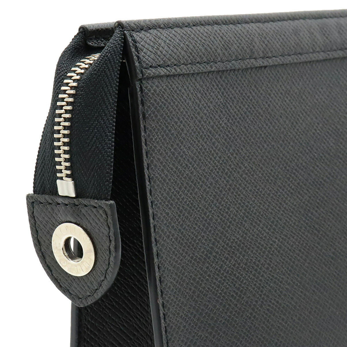 LOUIS VUITTON Taiga Pochette Voyage MM Second Bag Clutch Calf Leather Noir Black M30547