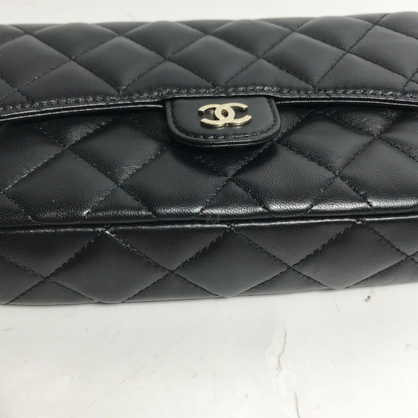 Chanel AP2096 CC Mark Phone Case Wallet CC Crossbody bag Long Wallet Shoulder Bag Black Gold