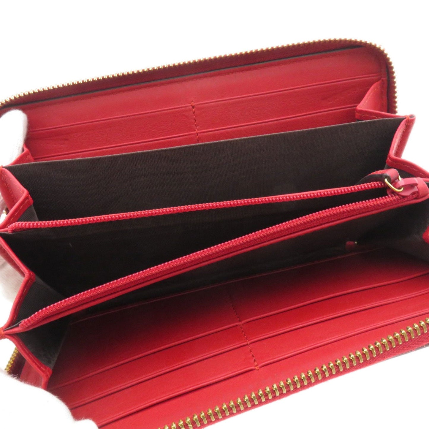 Gucci Red Color Leather Long Wallet (Bi-Fold)