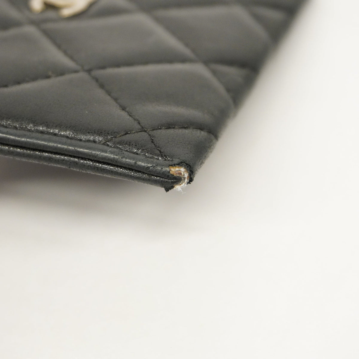 ChanelAuth  Matelasse Card Case Silver Hardware Leather Card Case Black