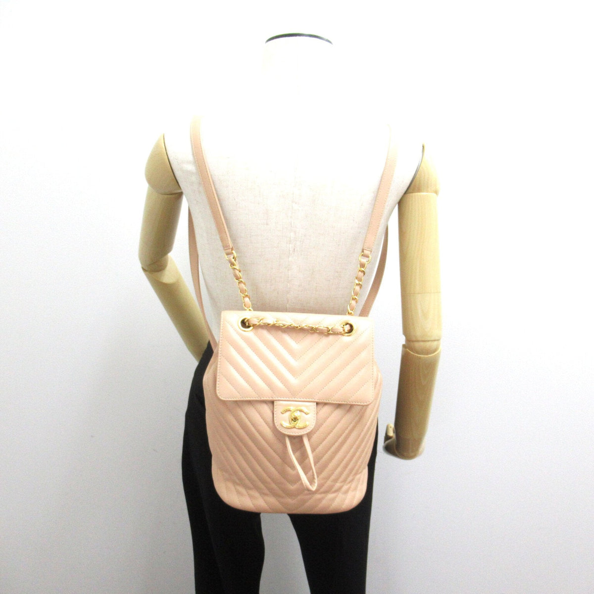 CHANEL V-stitch Rucksack Beige leather