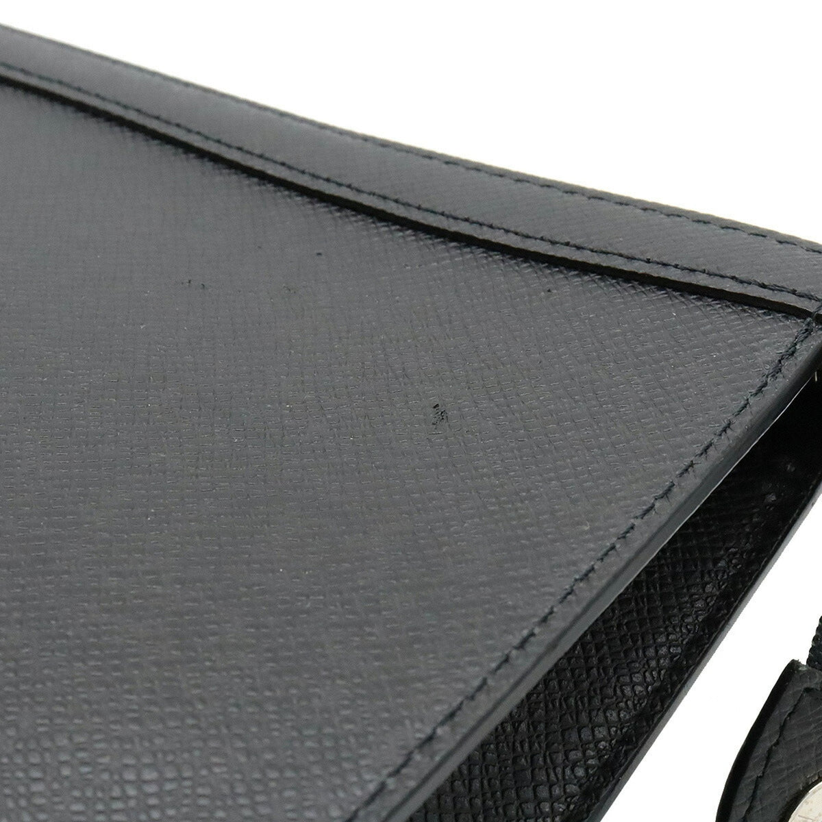 LOUIS VUITTON Taiga Pochette Voyage MM Second Bag Clutch Calf Leather Noir Black M30547