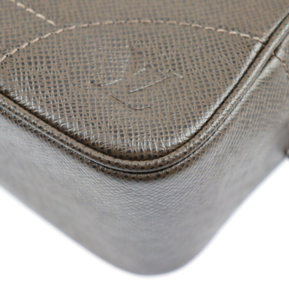 LOUIS VUITTON Pavel Second Bag M31148 Taiga Grizzly Silver Hardware Wristlet Clutch Pouch