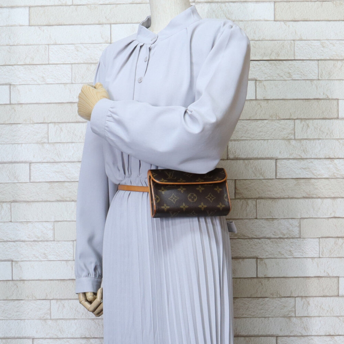 LOUIS VUITTON Pochette Florentine Monogram Shoulder Bag Canvas Brown Women's