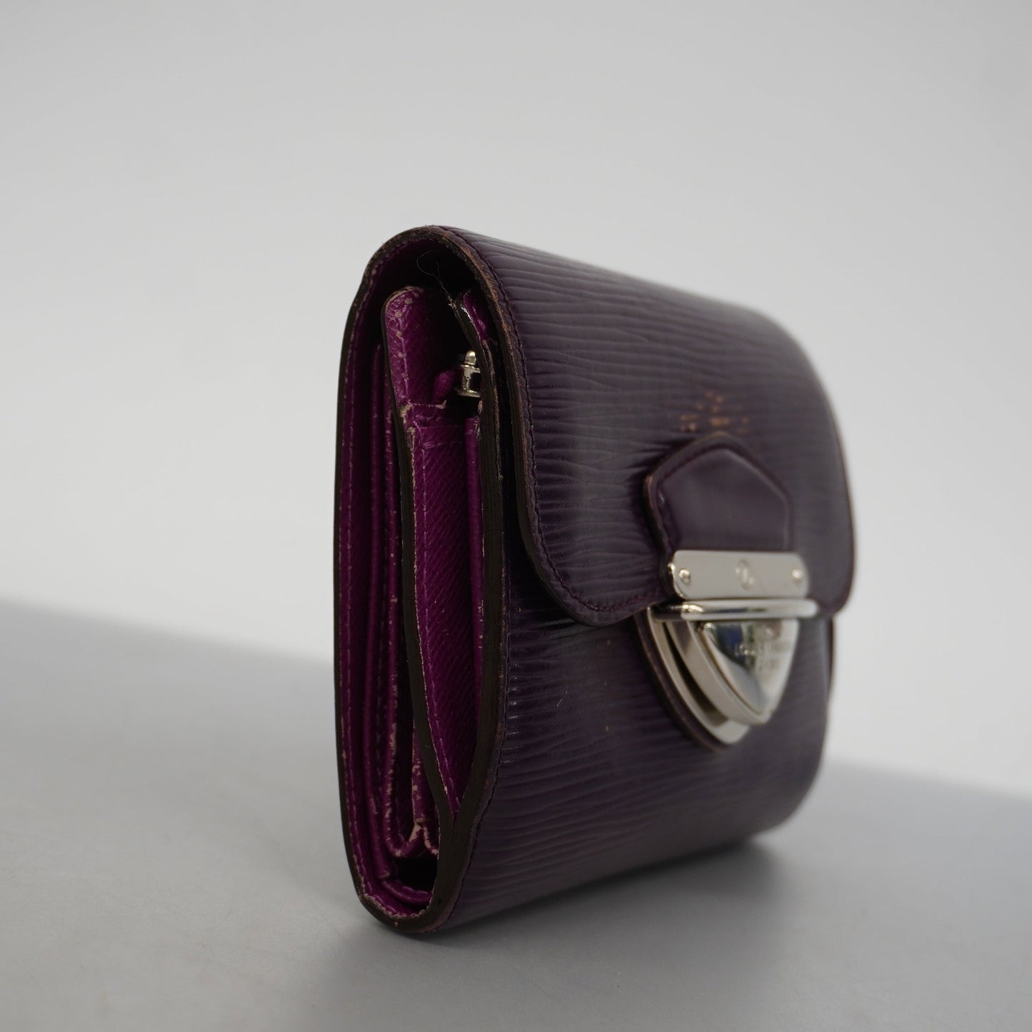 LOUIS VUITTONAuth  Epi Tri-Fold Wallet Porto Monevier Cult Credit M6658K
