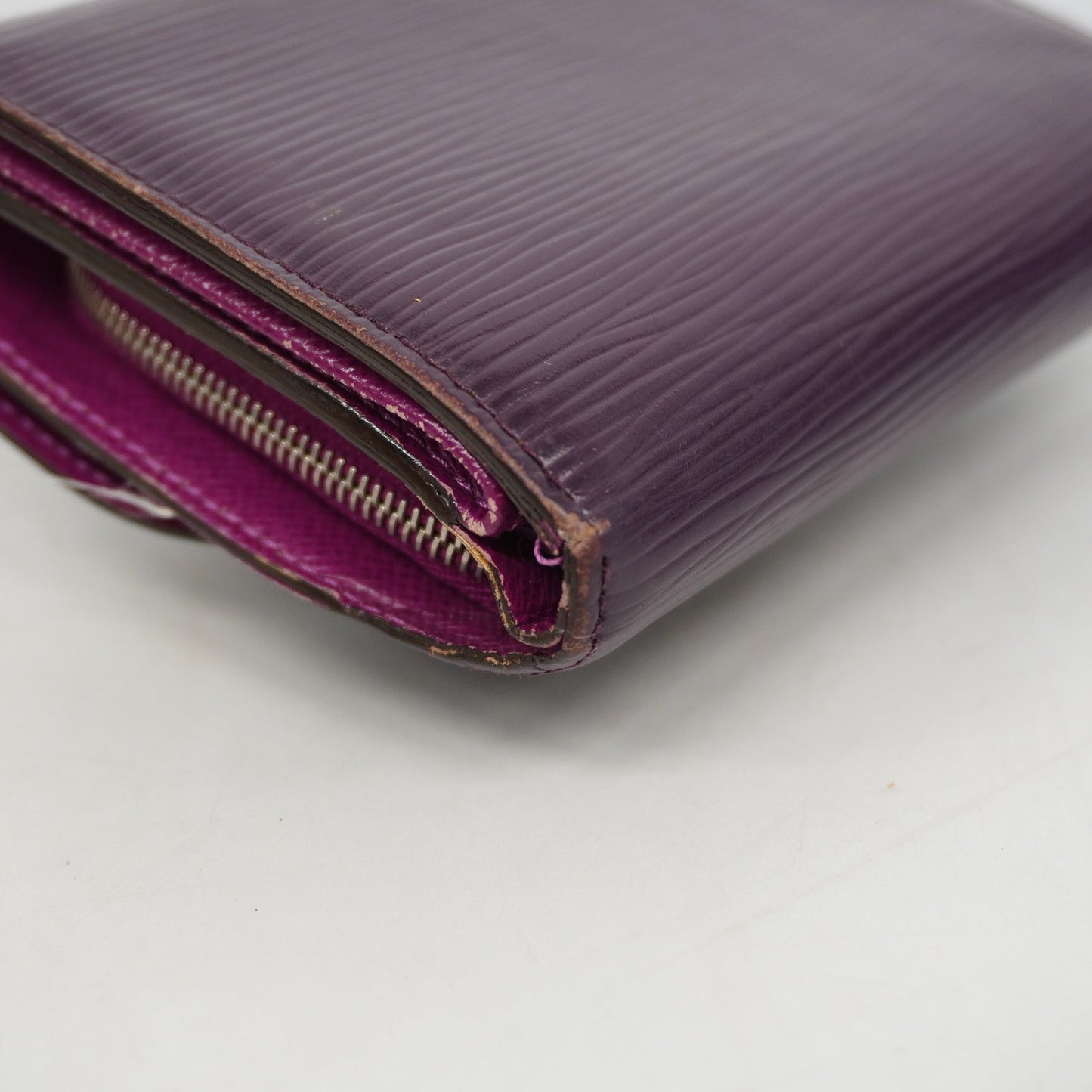 LOUIS VUITTONAuth  Epi Tri-Fold Wallet Porto Monevier Cult Credit M6658K
