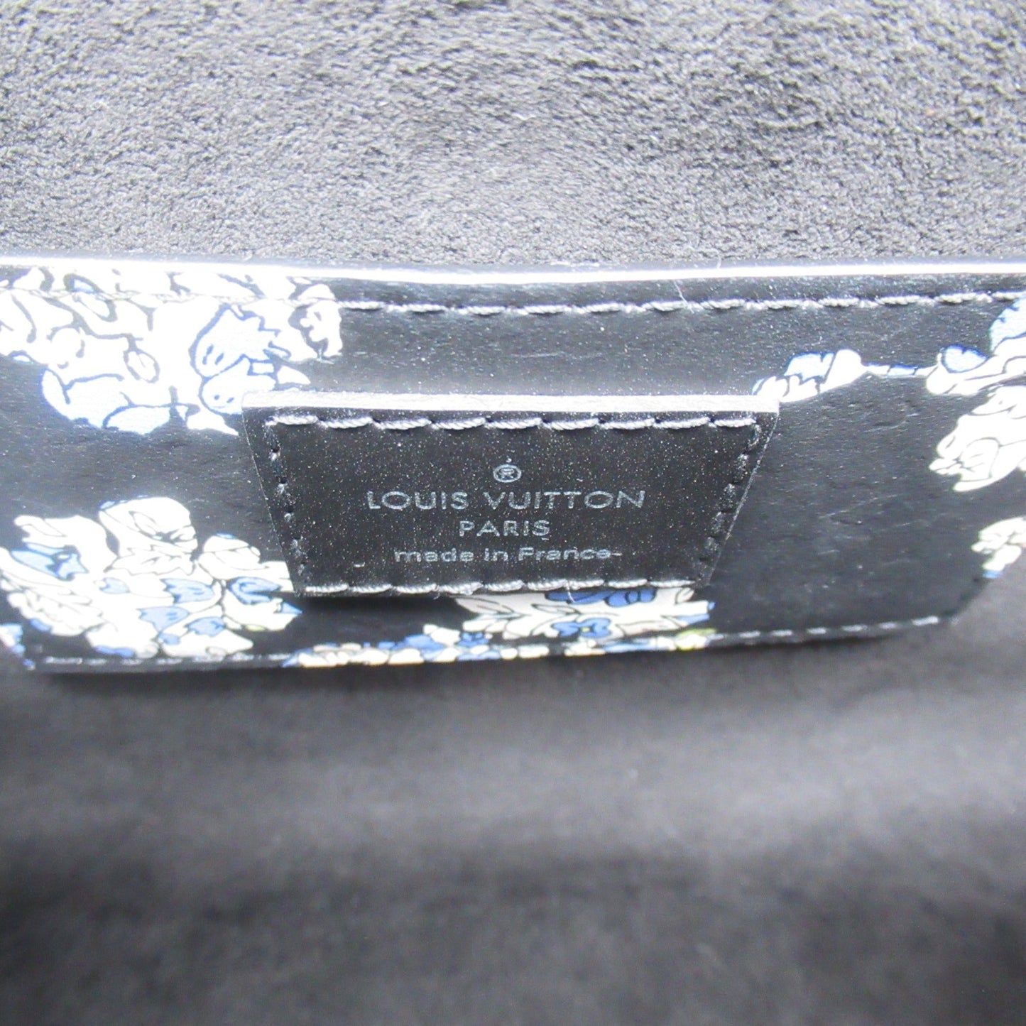 LOUIS VUITTON Twist MM Shoulder Bag Black Calfskin [cowhide] M55037
