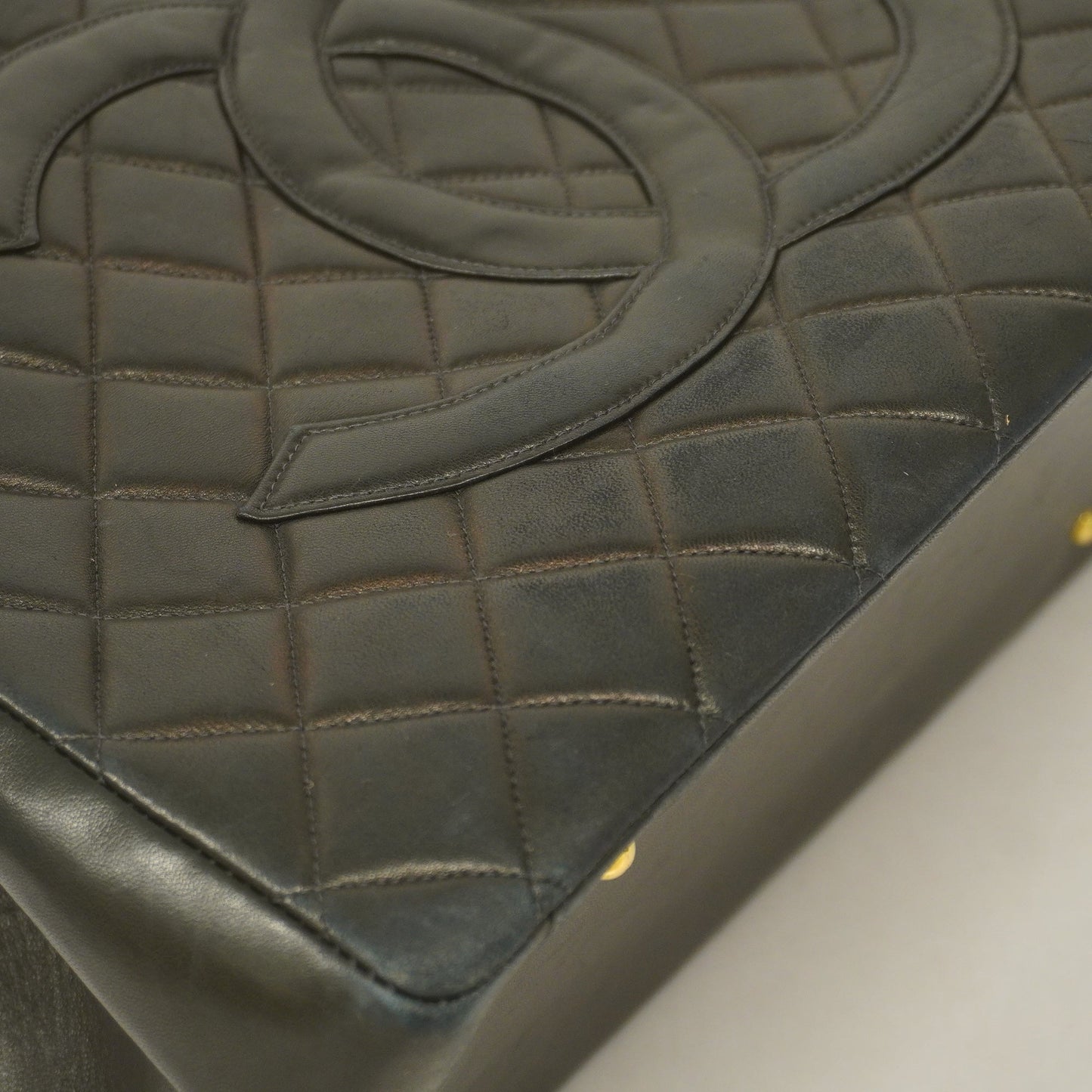 ChanelAuth  Matelasse Chain Tote Bag Women's Leather Tote Bag Beige