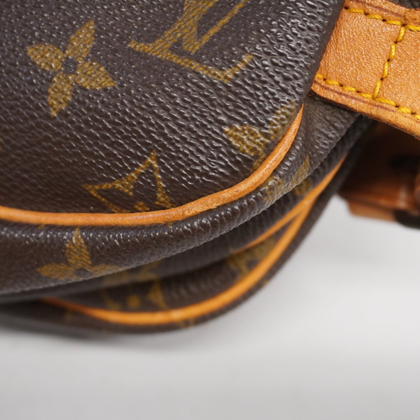 LOUIS VUITTONAuth  Monogram Saumur 30 M42256 Women's Shoulder Bag