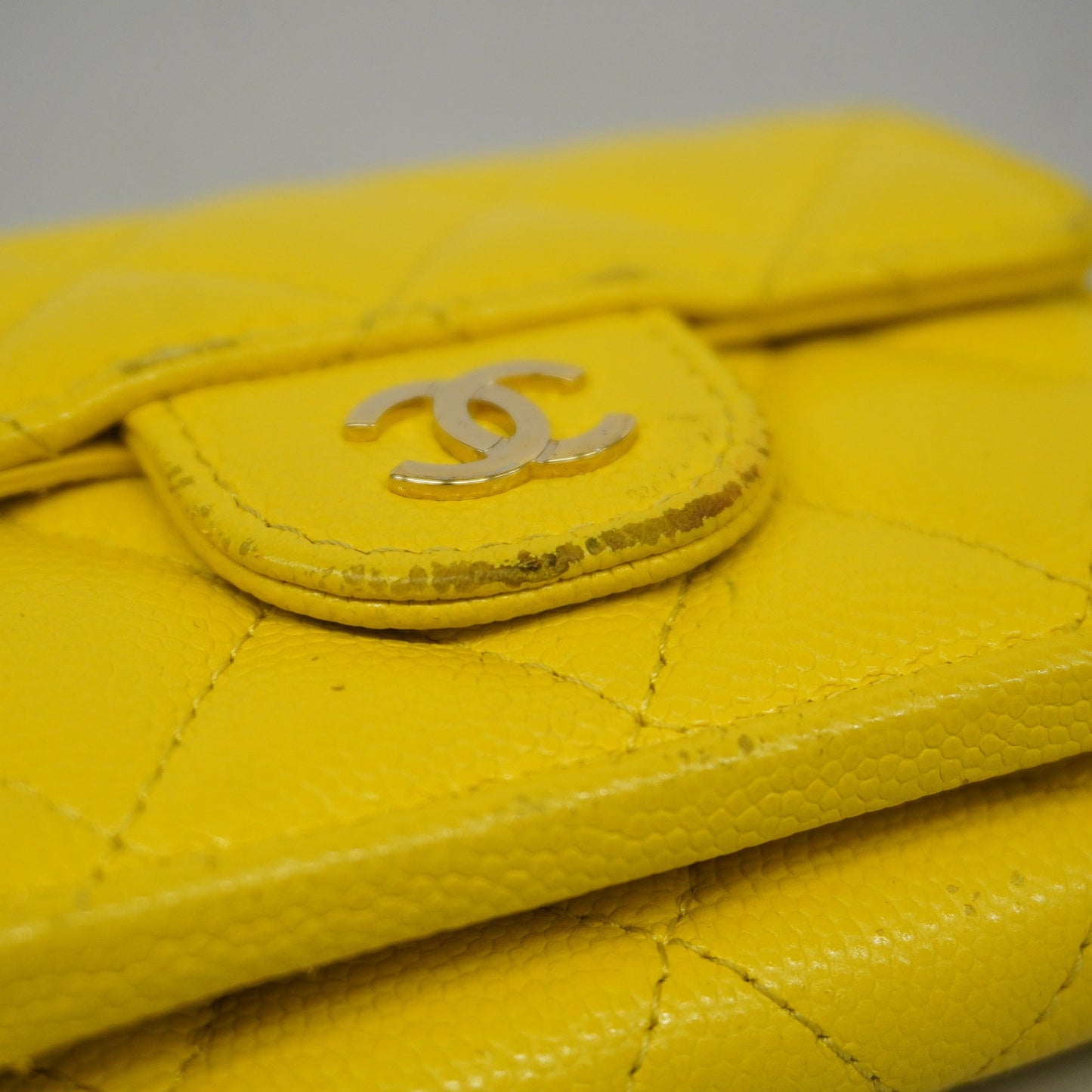 ChanelAuth  Matelasse Tri-fold Wallet Gold Metal Fittings Women's Caviar Leather