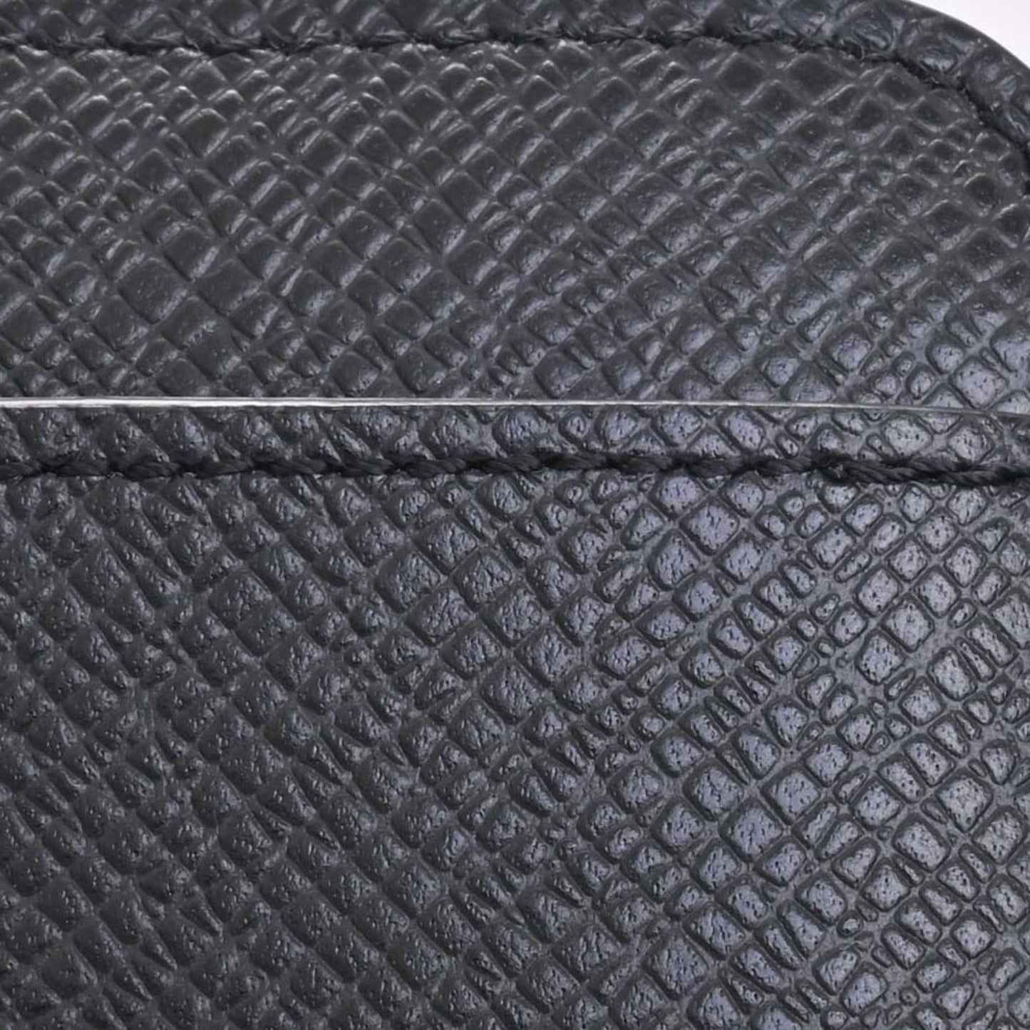 LOUIS VUITTON Taiga Zippy Dragonne Long Wallet M69409 Black Ladies