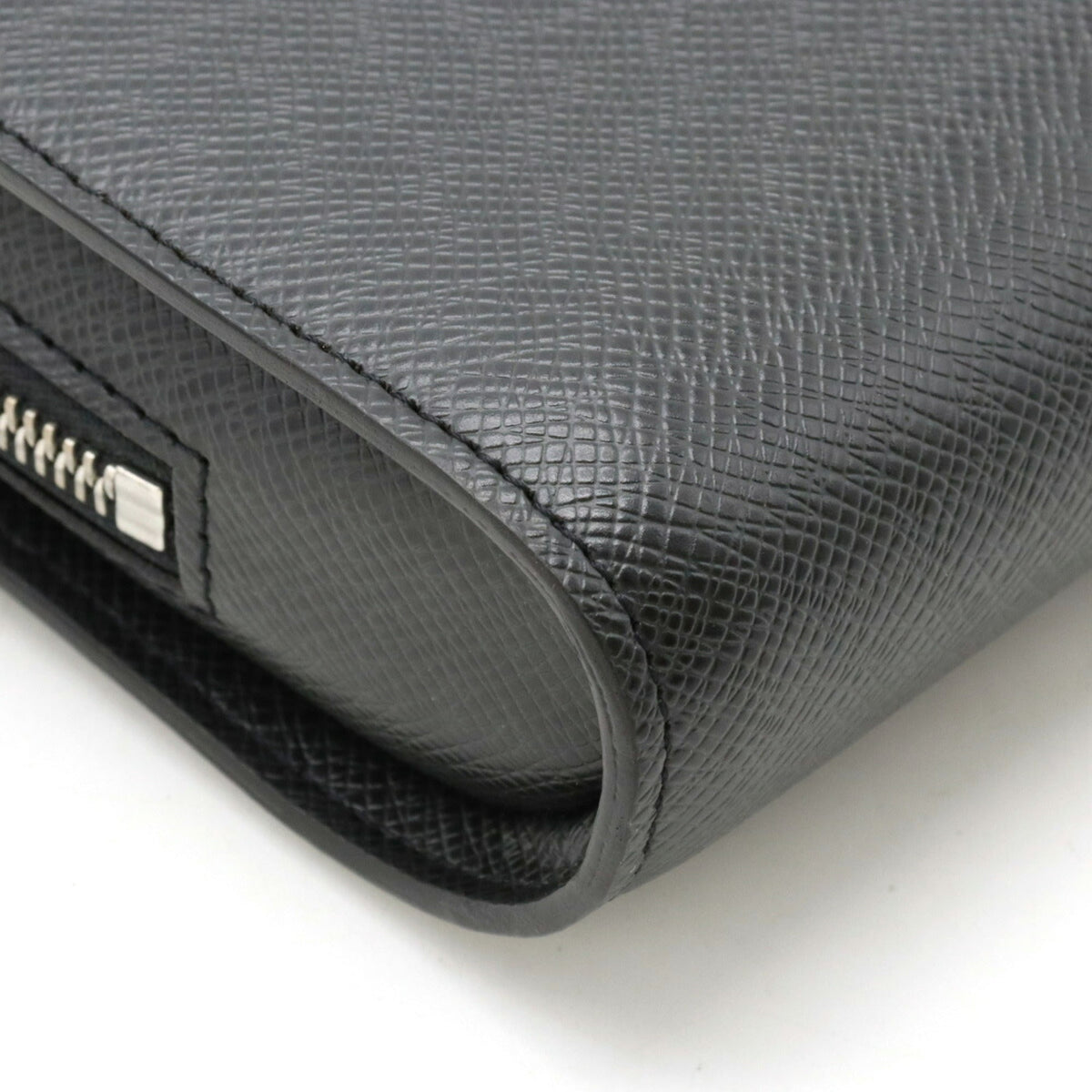 LOUIS VUITTON Taiga Baikal Second Bag Clutch Handbag Ardoise Black No Sticky M30182
