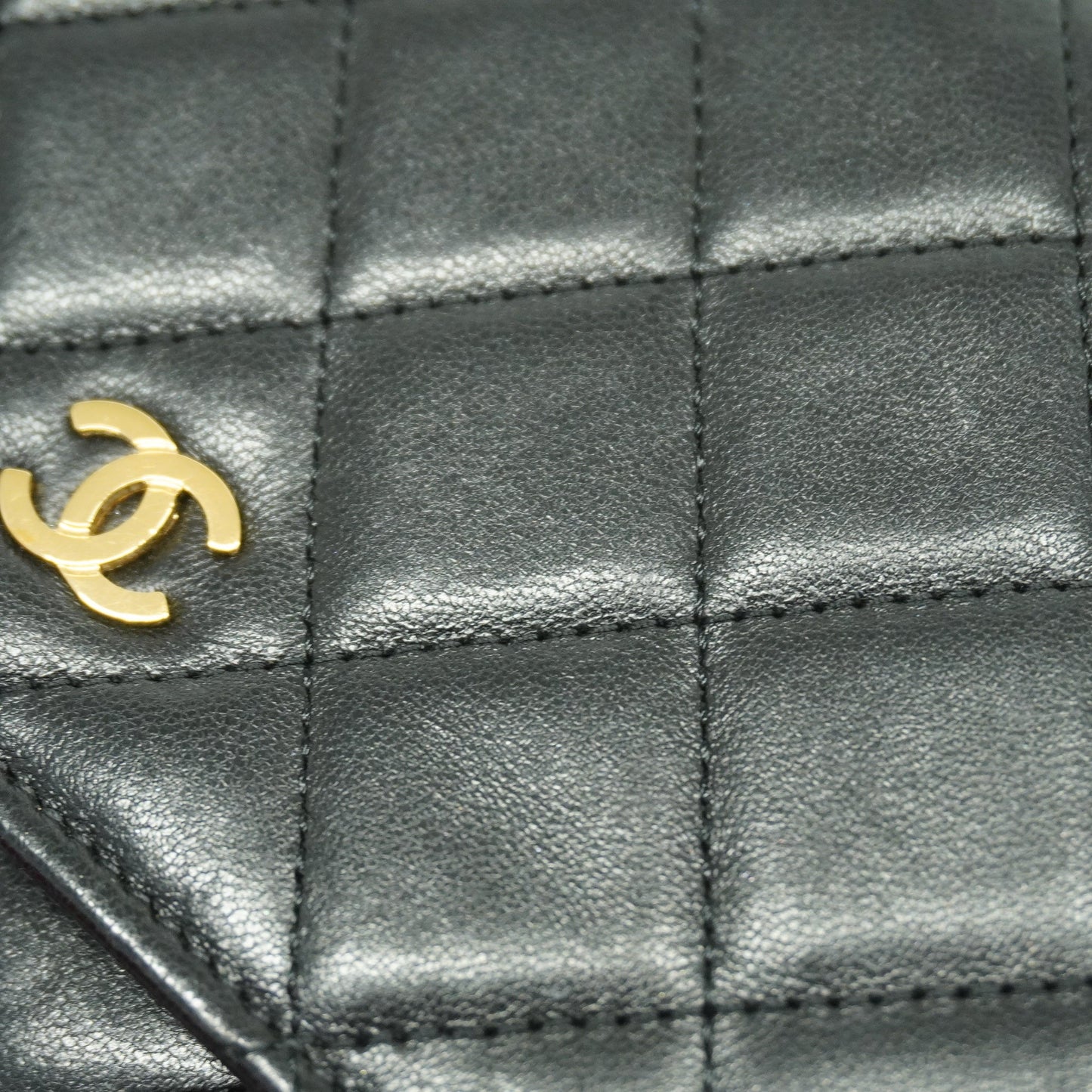 ChanelAuth  Matelasse Chain Shoulder Gold Hardware Lambskin Wallet Black