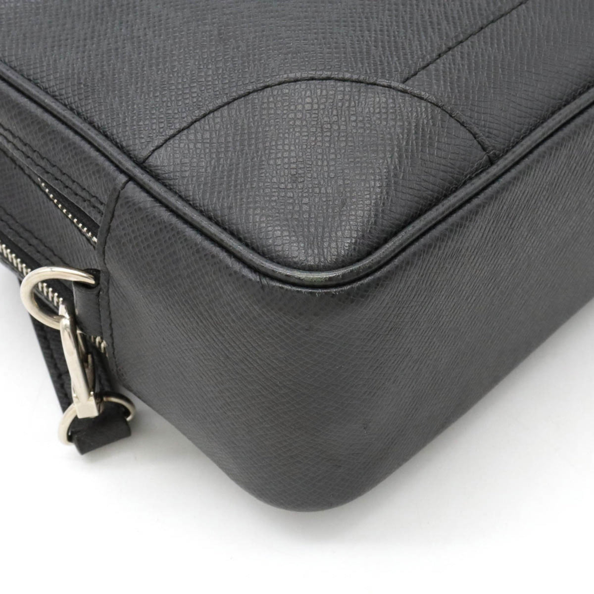 LOUIS VUITTON Taiga Pavel Second Bag Clutch Leather Ardoise Black M31142