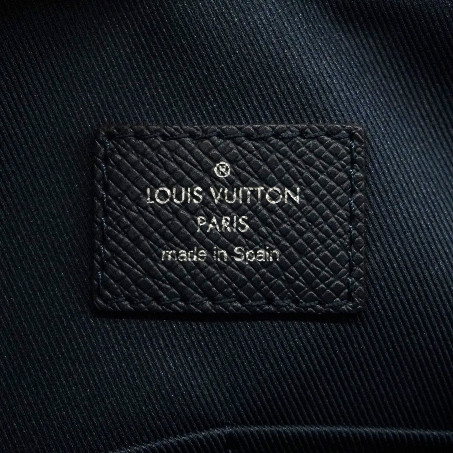 LOUIS VUITTONAuth  Taiga Alex Messenger M30261 Men's Shoulder Bag Navy Blue