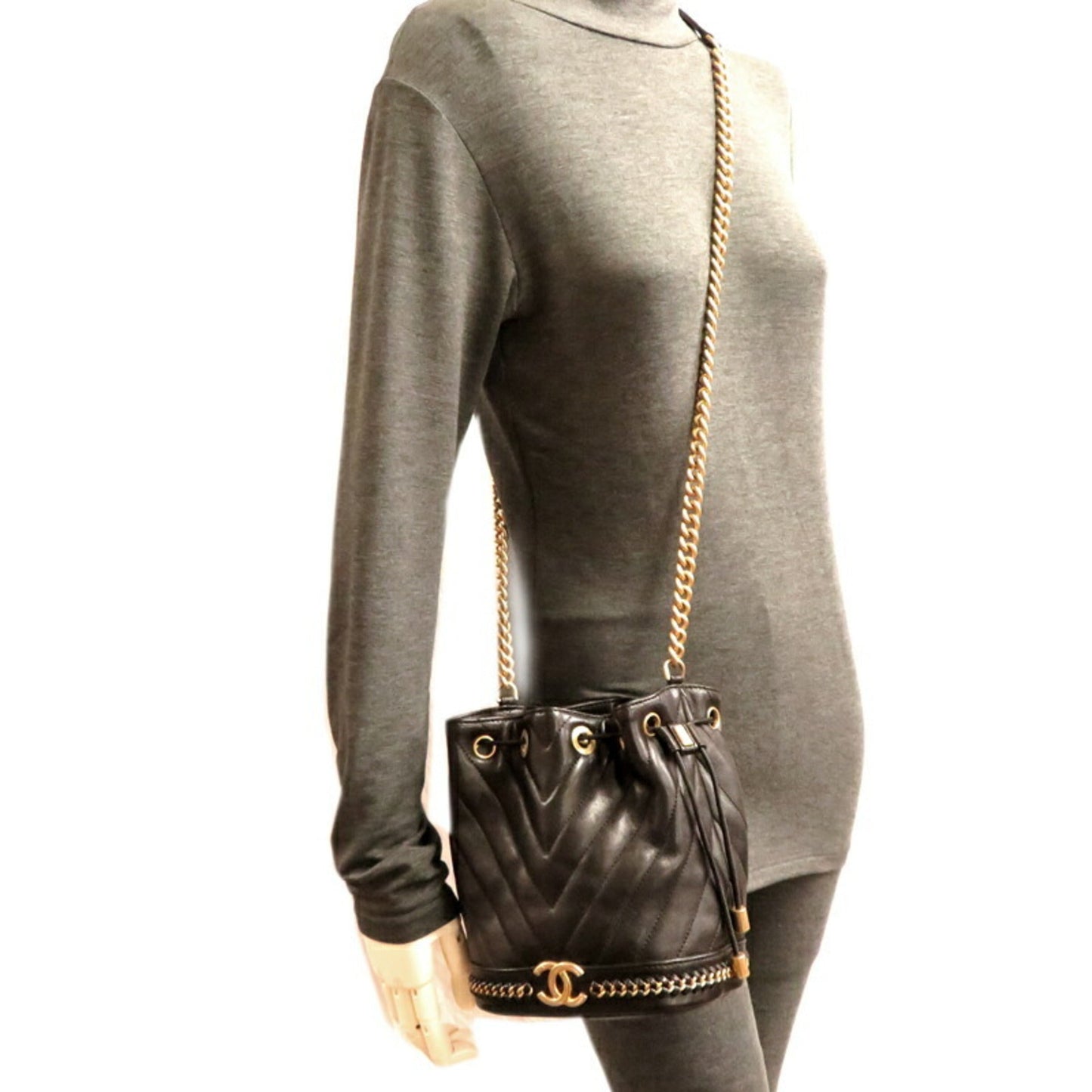 Chanel V-Stitch Chain Women's Shoulder Bag, Lambskin, Black