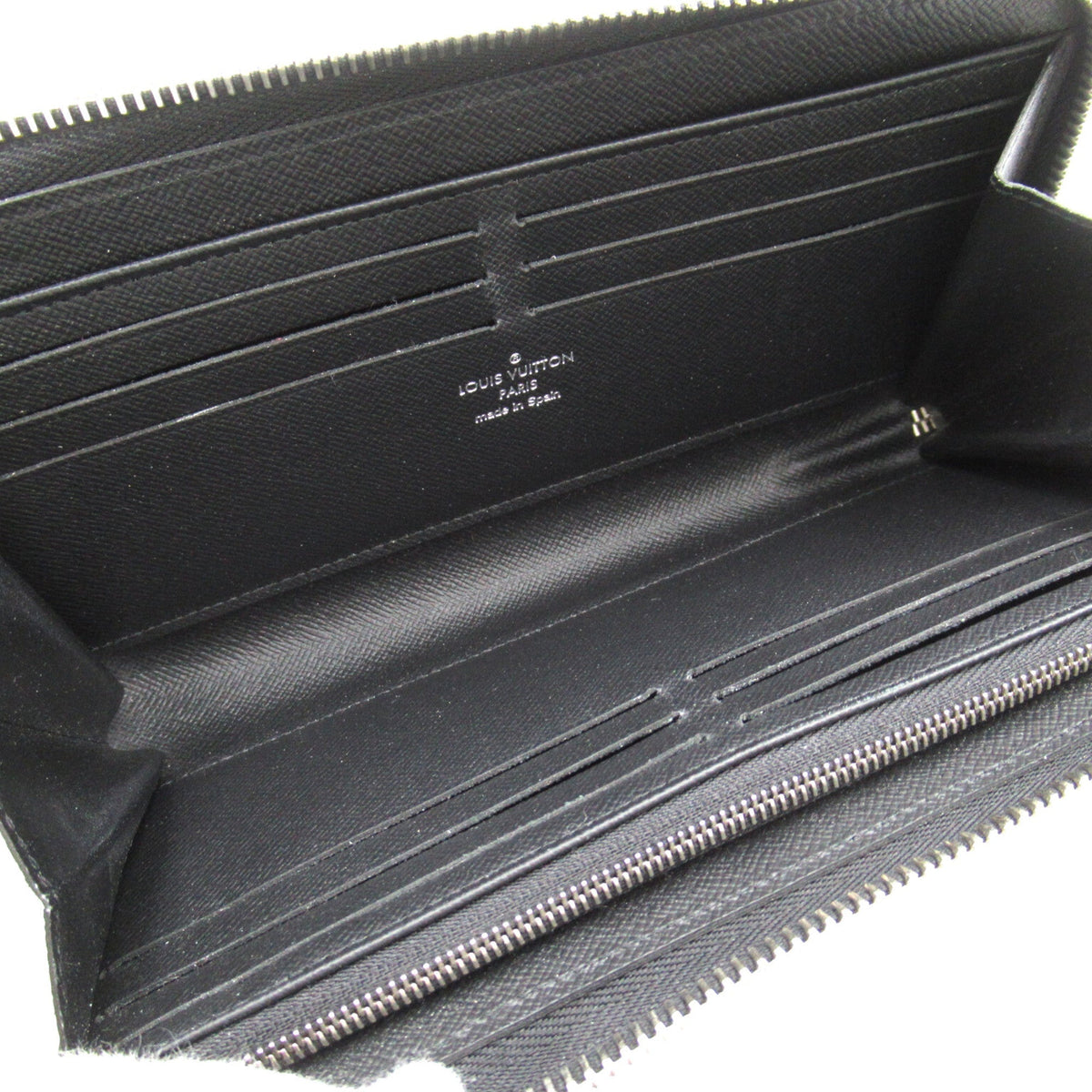 LOUIS VUITTON Zippy Dragonne Black Black Taiga leather M69409