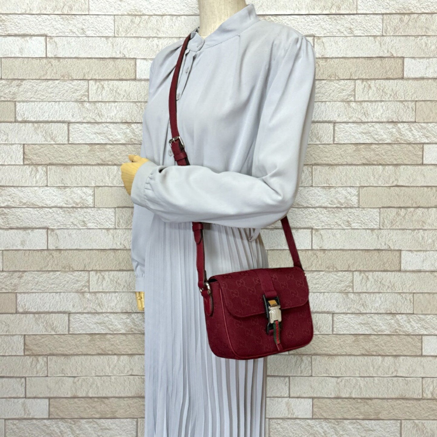 Gucci Gg Canvas Red Color Gg Canvas Shoulder Bag